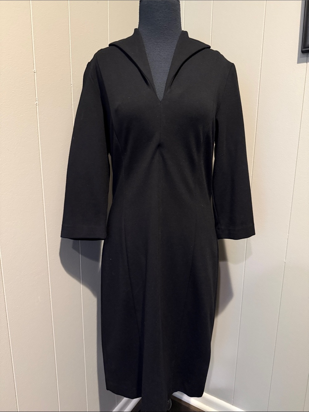 J’Envie Women’s 10 Classic Black Long-Sleeve V-Neck Midi Dress